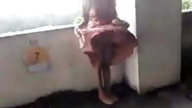 Mallu gf flashing in car park