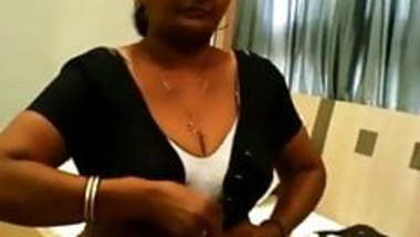 Andhra hot mom