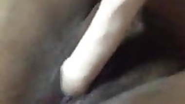 Tamil m0m playing with dildo till she creams
