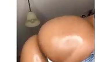 huge chubby booty shake