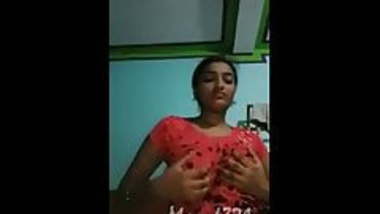 KOI MERE BHI NANGEY MAMMY DIK LO PLZ