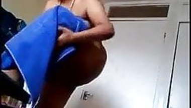 Indian Mom caught in hiddencam