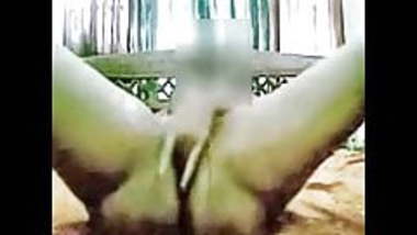 my first ever squirting video on webcam for farhan
