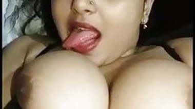 Sexy Indian bhabhi exposed
