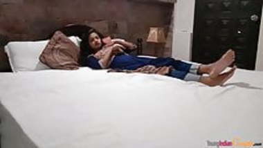 Sarika Juicy Indian Teen Sensual Bedroom Fuck