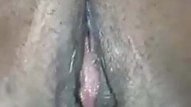 desi girl enjoying herself