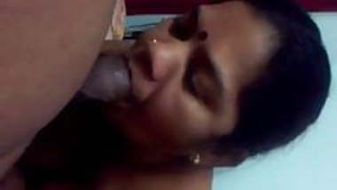 Mature south bhabhi sucking big cock her partner naked