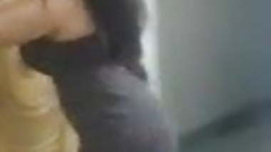 Another Sexy Desi Babe Shaking her assets