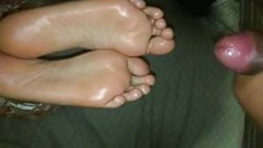 foot mistress slow motion footjob cumshot!!