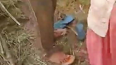 Desi wife cheating with lover in field outdoor fuck