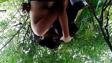 Desi cute girl suck her bf dick outdoor fucking video