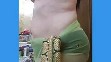 indiansexypooja teasing in saree
