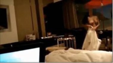 Indian Wife Showing Boobs And Ass To Room Serivce