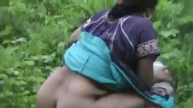 Bangla desi big ass lady comes for nature call