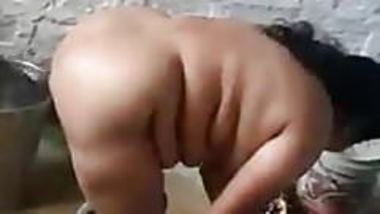 aunty bathing exposed by cuckold hubby.