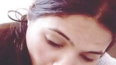 Drunk Delhi girl giving blowjob to his husband's friend