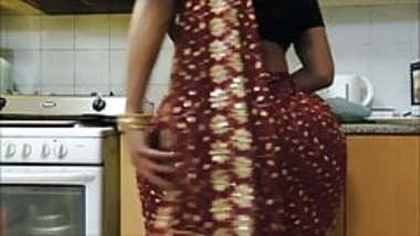 Public Indian tits - Wowmoy