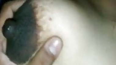 Close-up gaand in saree.... mast badi gaand in train