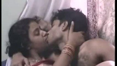 Indian Village Bhabhi Giving Hot Blowjob Session To Her Secret Lover